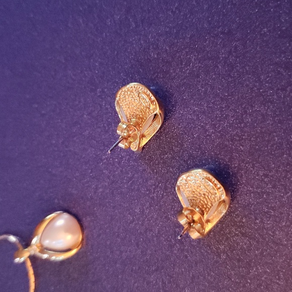 Elegant Gold and Cream Fashion Jewelry Set - Picture 5 of 6